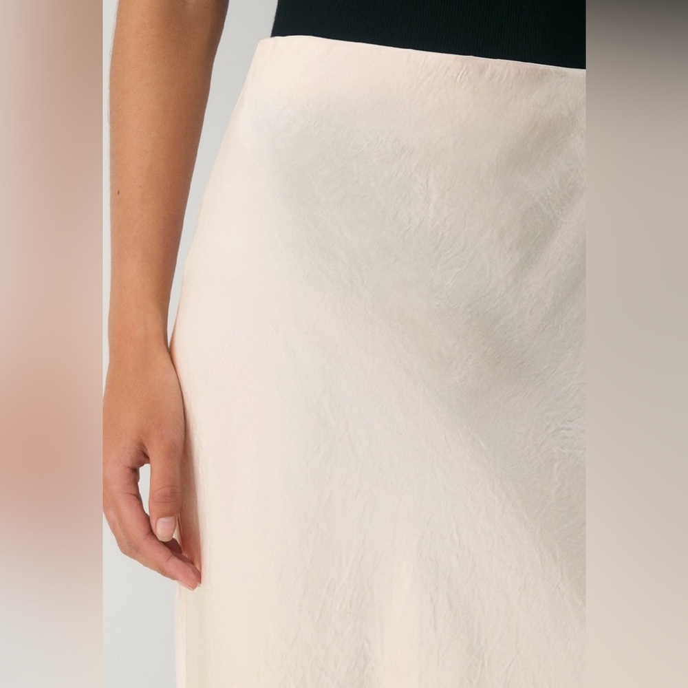 NEW Aritzia Babaton Slip Satin Maxi Skirt NWOT - Picture 4 of 13